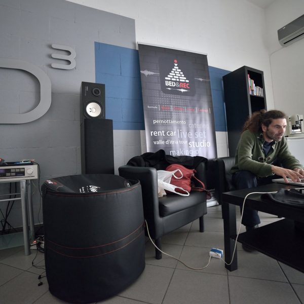 Suonitineranti - Studio Session ad Officina Musicale