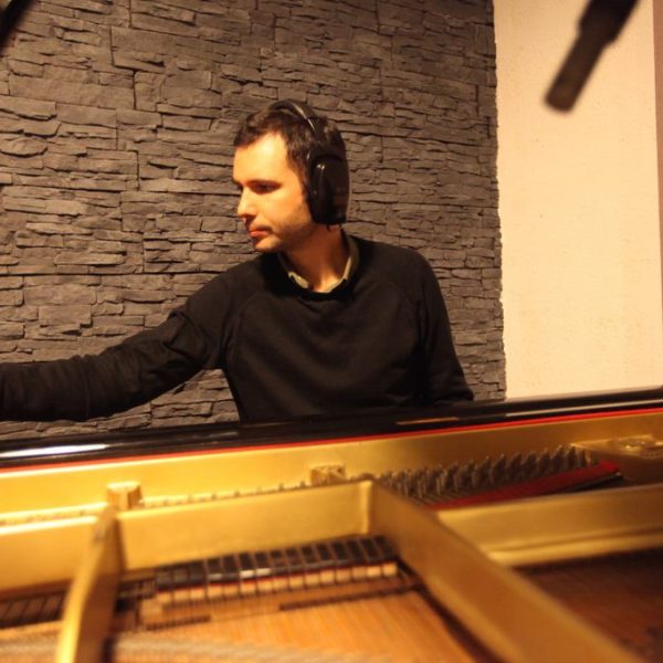 Erica Mou - Studio Session ad Officina Musicale
