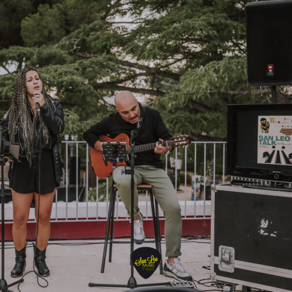 Nina Acoustic Duo 8