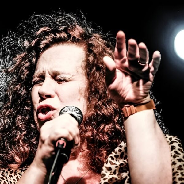 sarah jane morris the sisterhood 3